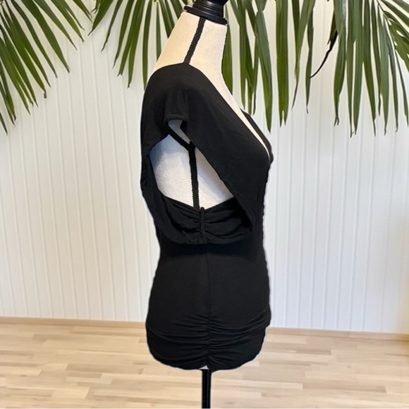 PattyBoutik Black Deep V-Neck Top – Size Small - Picture 4 of 11
